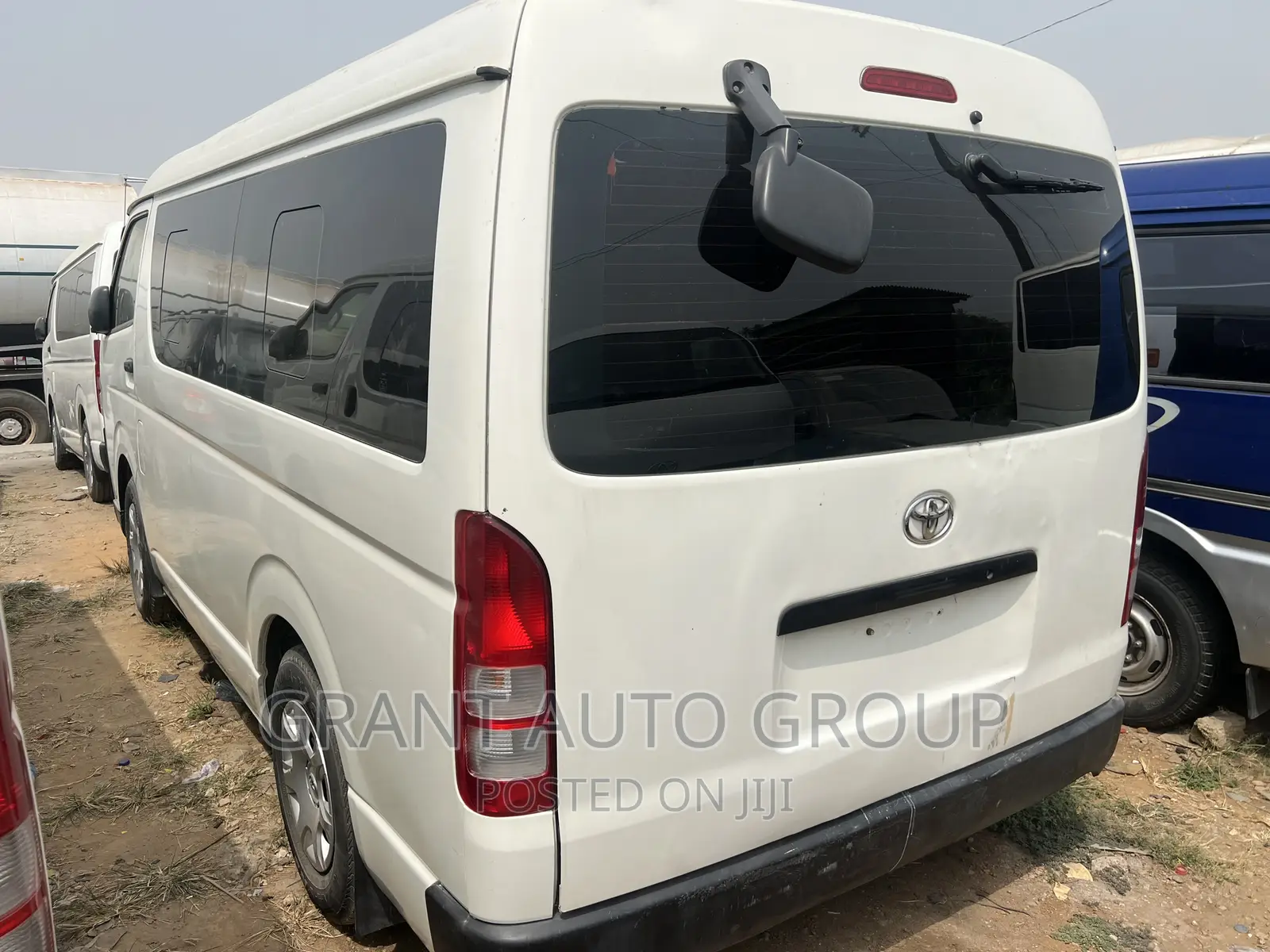 Toyota HiAce 2015 White