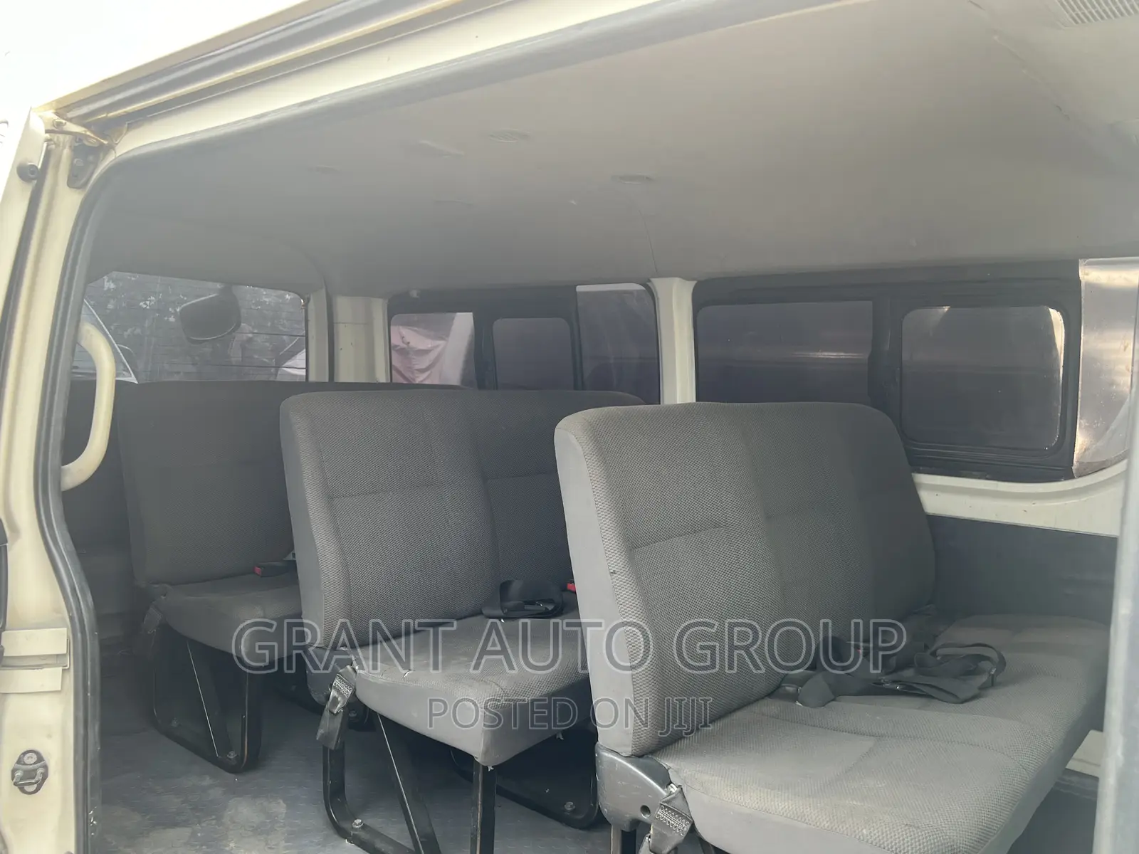 Toyota HiAce 2015 White
