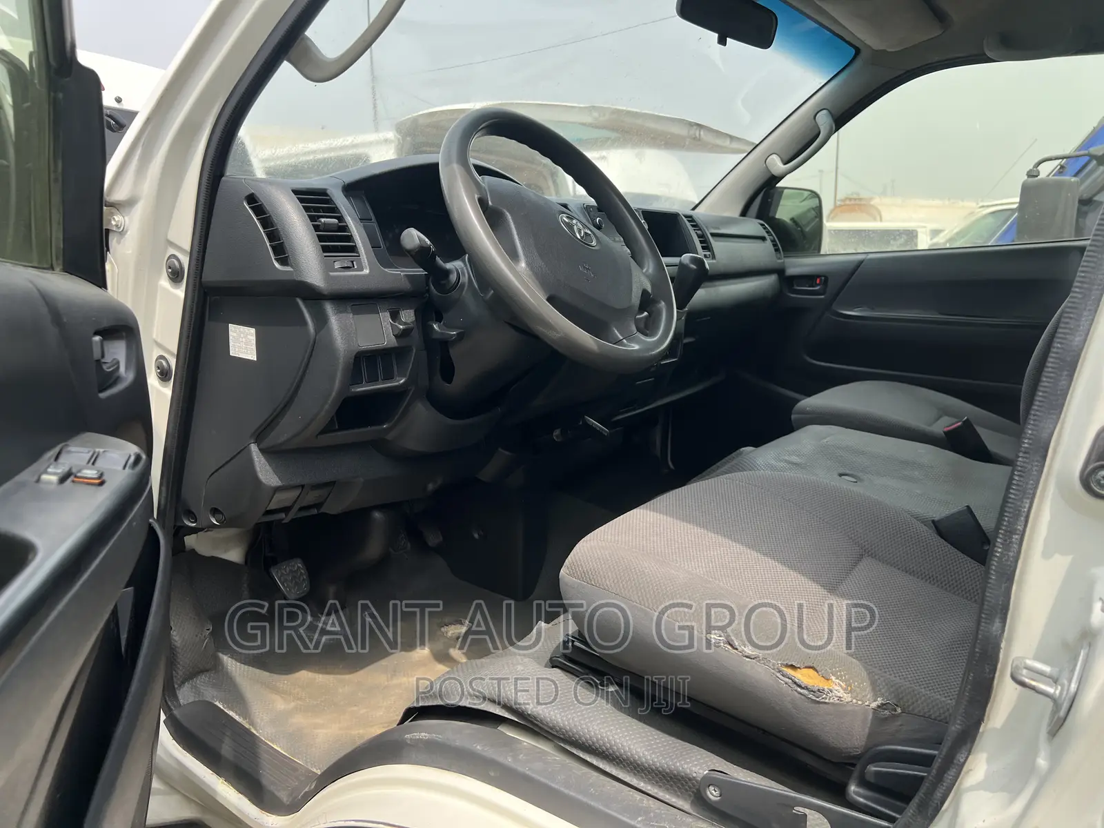 Toyota HiAce 2015 White
