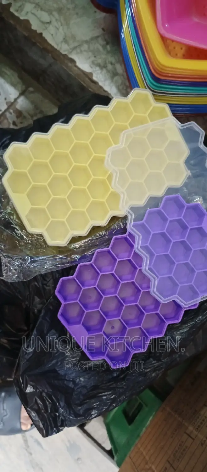 Silicone Ice Cube Maker/Ice-Cube Tray With Cover