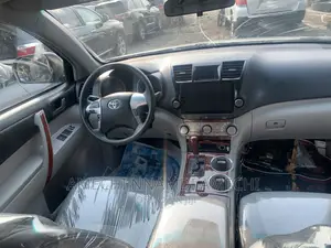 Toyota Highlander Limited 3.5L 2WD 2013 Silver