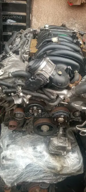 Toyota Land Cruiser Engine 3ur.
