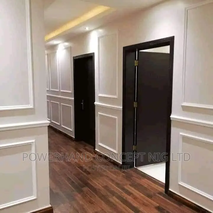Wisconsin Wall Cornice