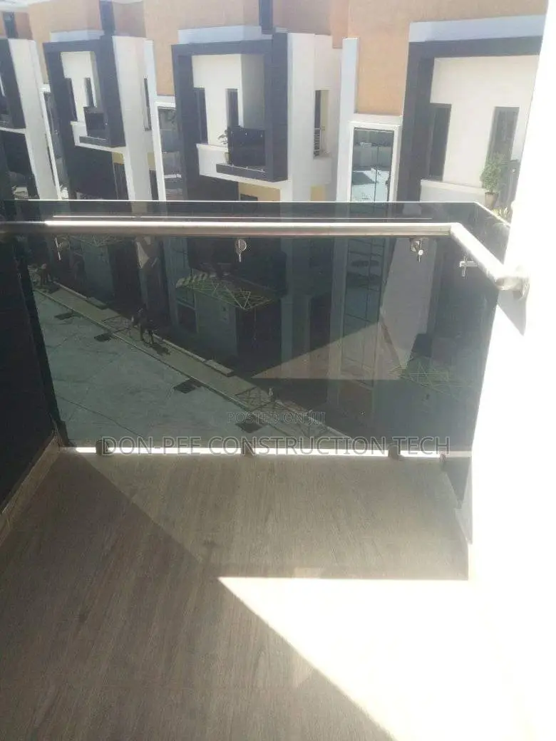 Frameless Glass Handrail