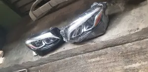 GLC300 2017 Single Charger American Headlight