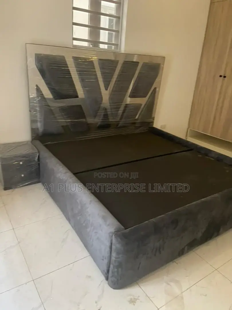 6x6 Dark Grey Bed