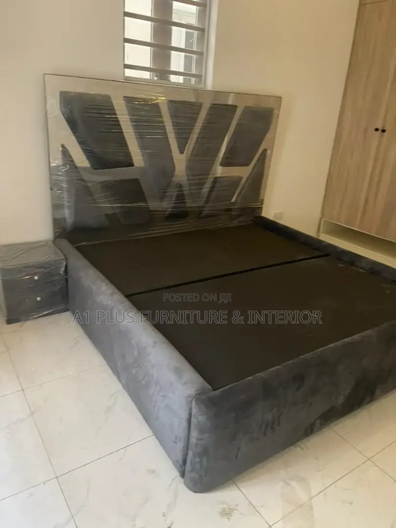 6x6 Dark Grey Bed