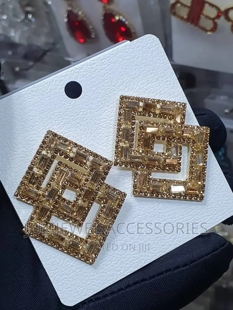 Statement Earring