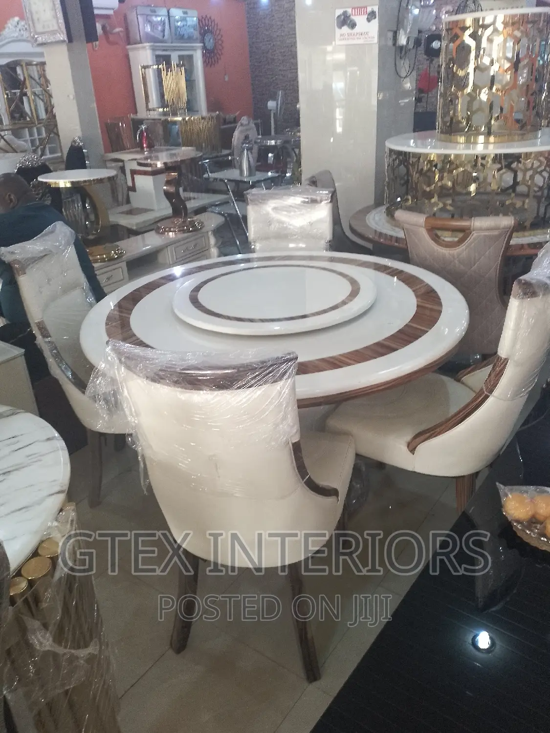 Round Marble Dinning Table