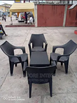 Bar/Restaurant Chairs and Table