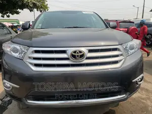 Toyota Highlander Limited 3.5l 4WD 2013 Gray