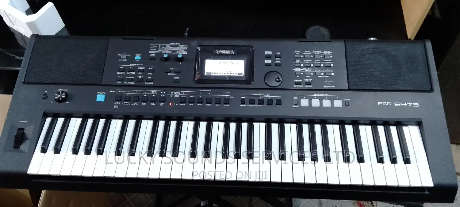 Yamaha Keyboard E473