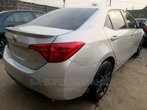 Toyota Corolla 2017 Silver