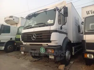 Mercedes Truck 1824 10bolts 15tonnes