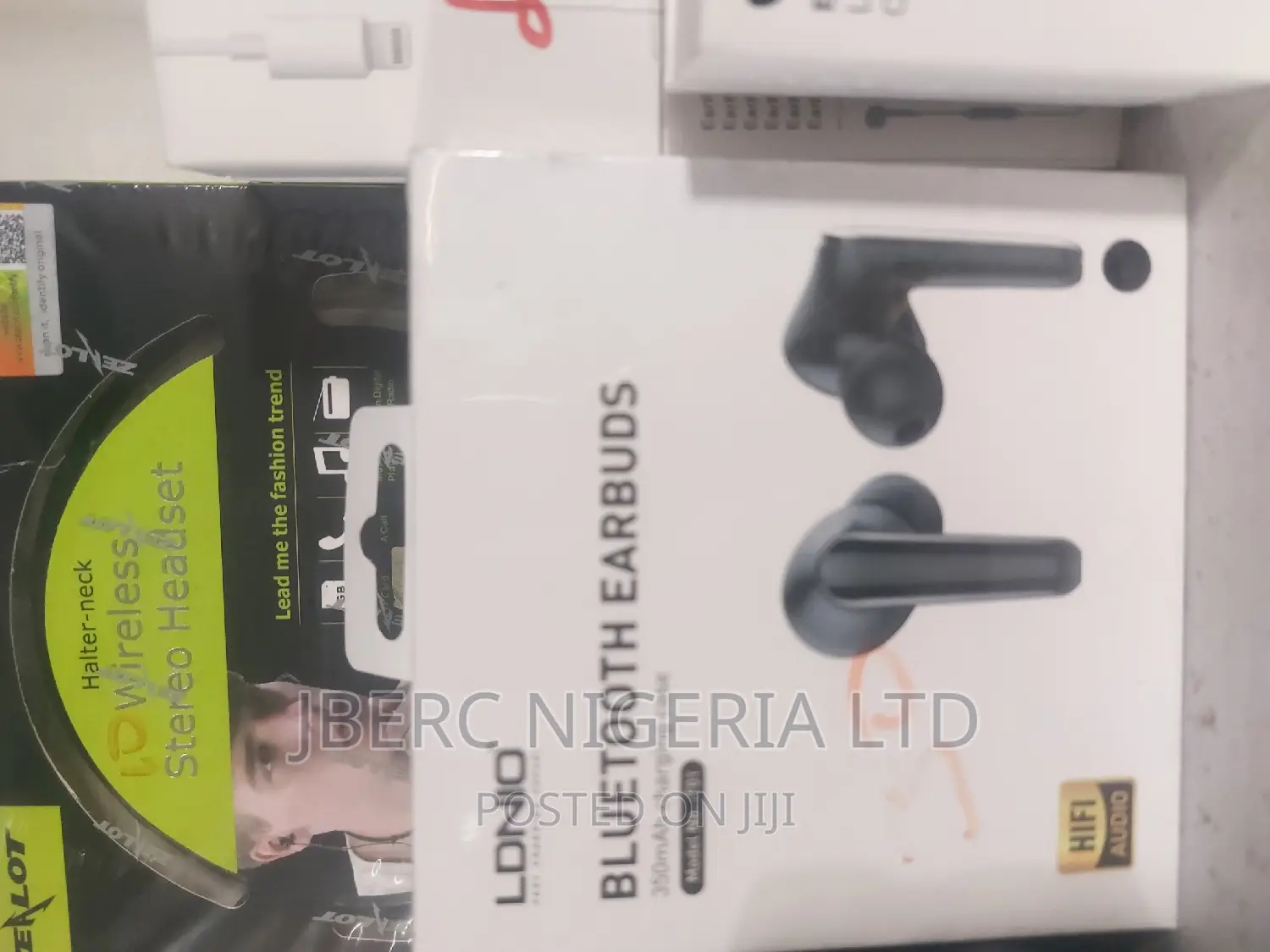 Bluetooth Speakers, Earbuds/ Earphones