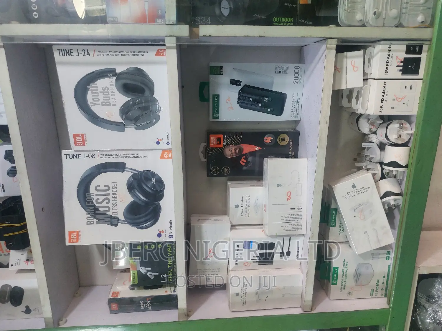 Bluetooth Speakers, Earbuds/ Earphones