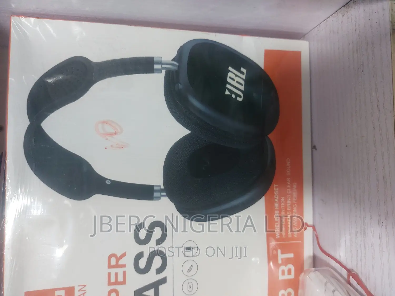 Bluetooth Speakers, Earbuds/ Earphones