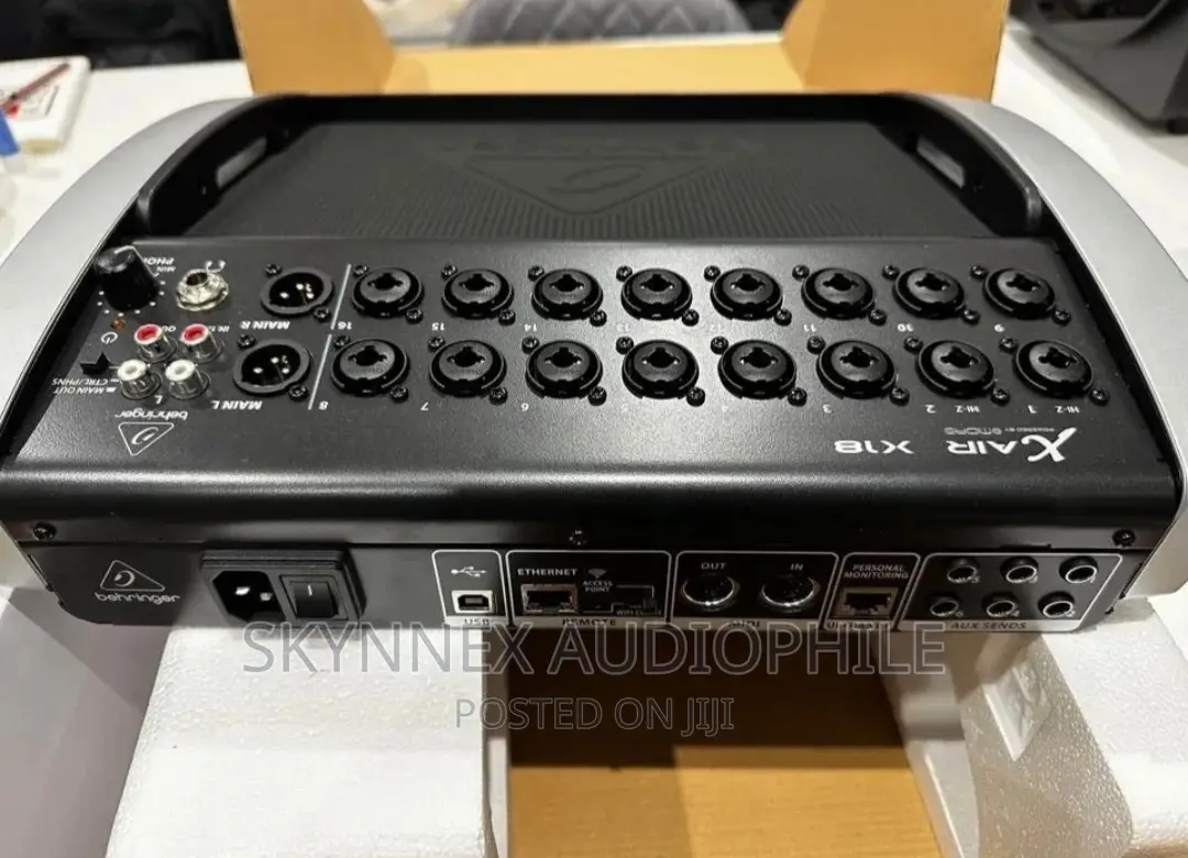 Behringer X Air X18