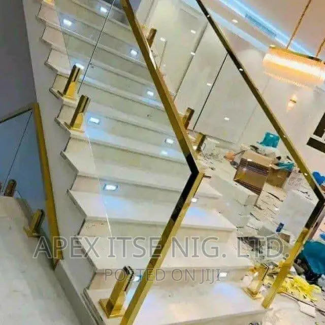 Gold Base Top Glass Staircase