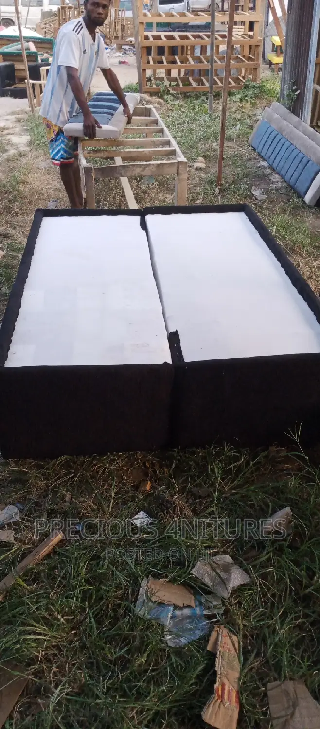 Puff Bed Stand