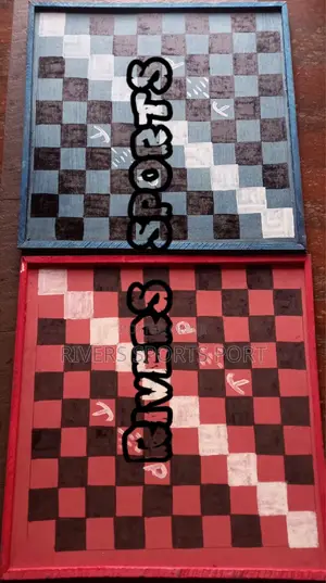 Draft Board Game. Available in 3 Colour. Red, Blue and Green