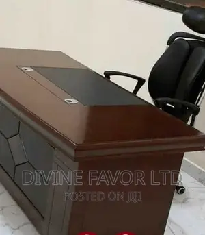 1.4 Imported Office Desk With Extension