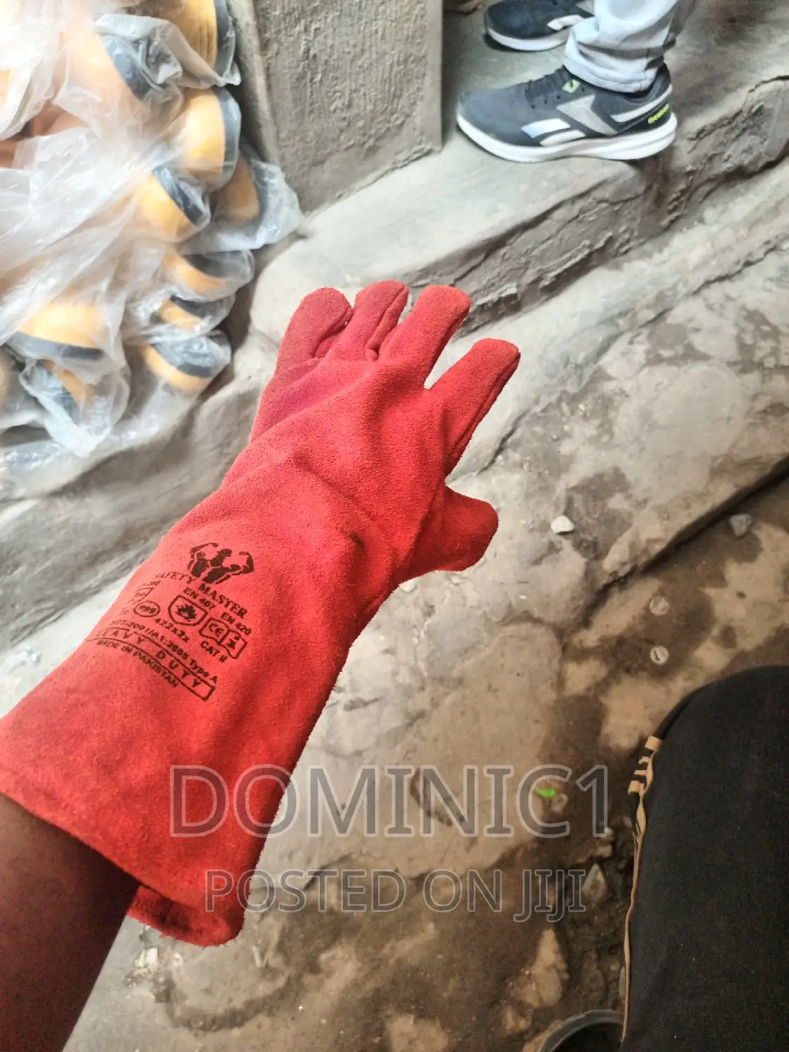 Wilding Hand Glove