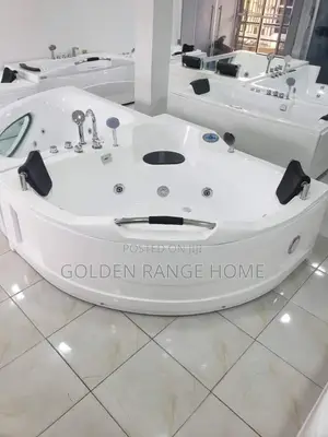 White Double Jacuzzi With Speaker