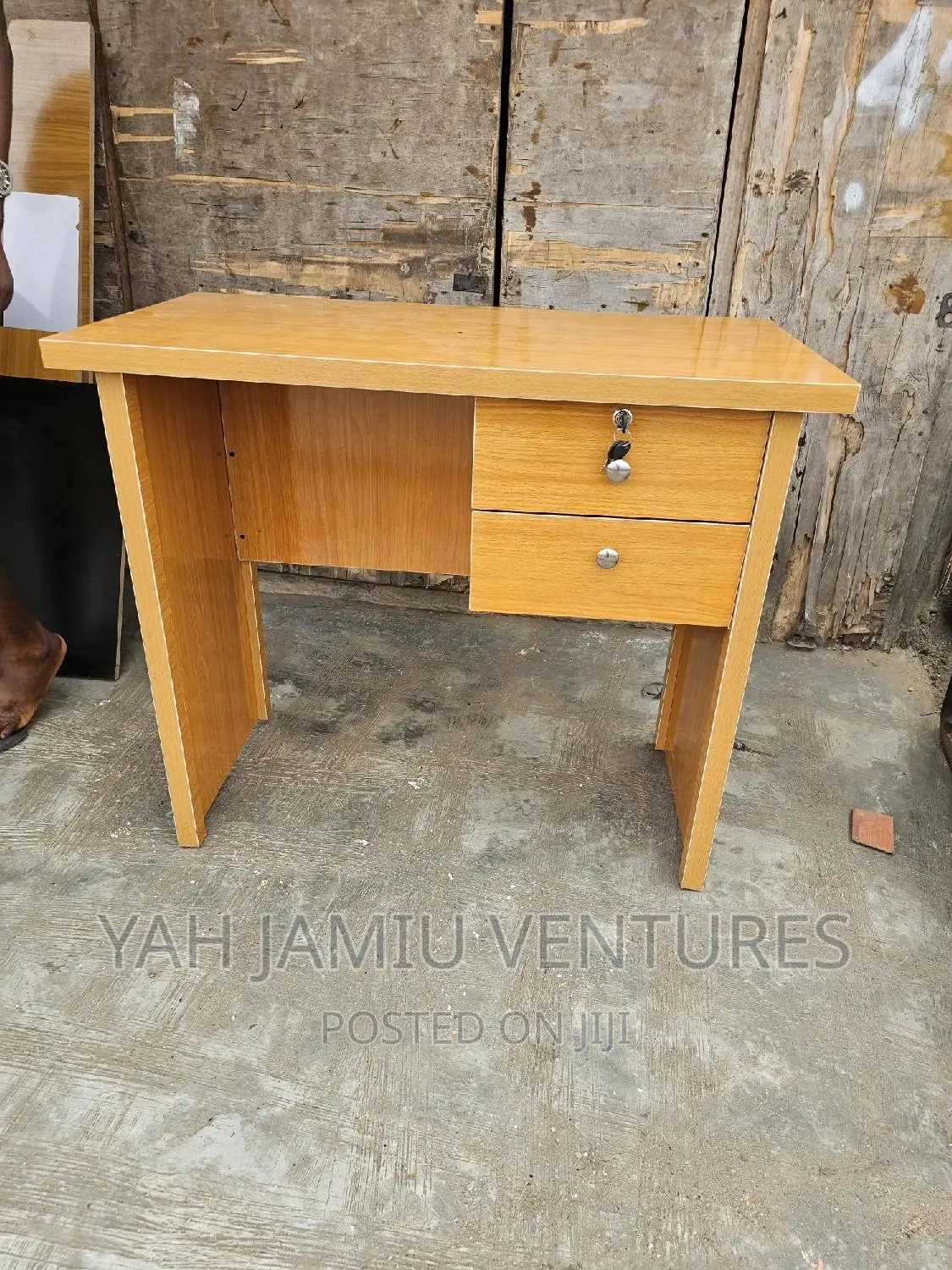 3 Feet Table