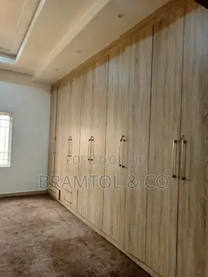 4bdrm Townhouse / Terrace in Wuye for rent