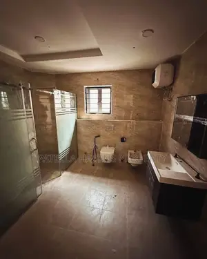 5bdrm Duplex in Jahi for sale