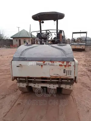 Asphalt Combination Roller Ingersoll Rand Cr-70 For Hire