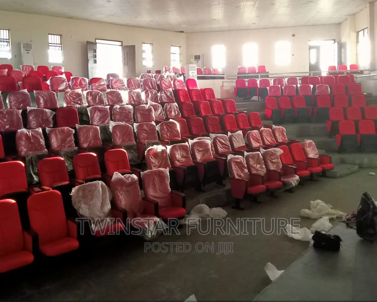 Modern Executive Auditorium Chairs With Writting Pad