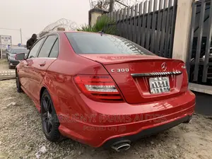 Mercedes-Benz C300 2012 Red