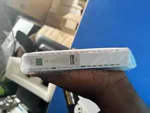 Ske Poe-432e Mini DC UPS - 17W Multi-Voltage Outpu