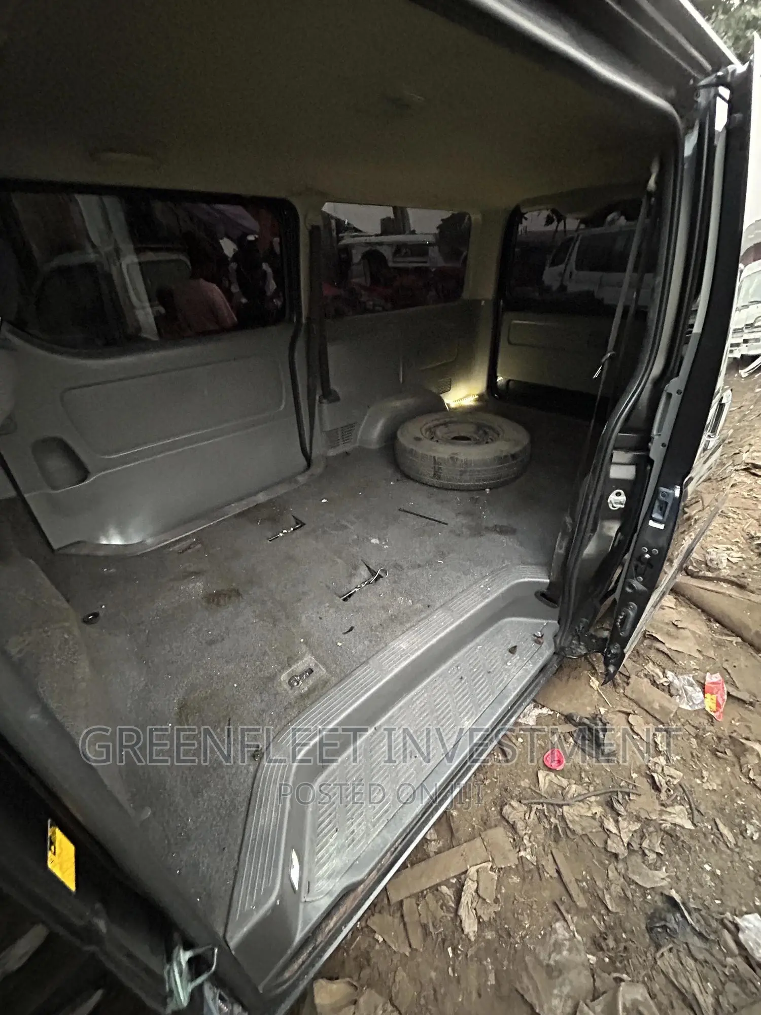Toyota HiAce 2013 Black