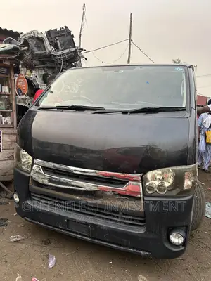 Toyota HiAce 2013 Black