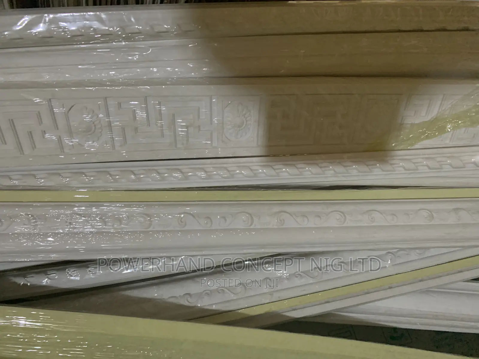 Wall Cornice at POWERHAND Concepts