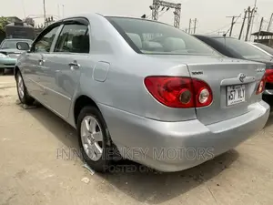Toyota Corolla LE 2005 Silver