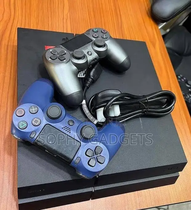PS4 Fat With Two Pads in Ikeja Video Game Consoles, Obum Sophia