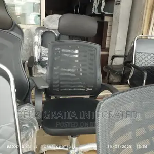 Office Chair With Headrest for Sale in Port Harcourt