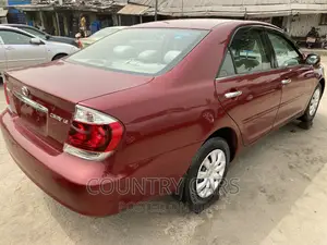 Toyota Camry LE 4dr Sedan (2.4L 4cyl 5A) 2005 Red