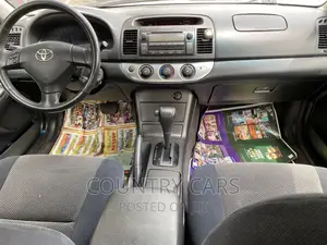 Toyota Camry 2005 Silver