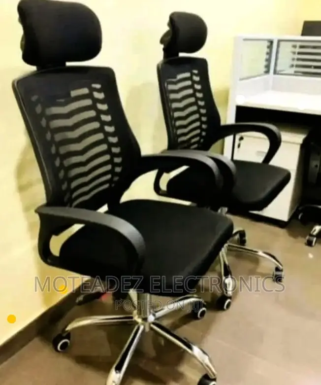 Adjustable 360° Swivel High Quality Office Chair W/Head Rest