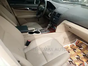 Mercedes-Benz C300 2011