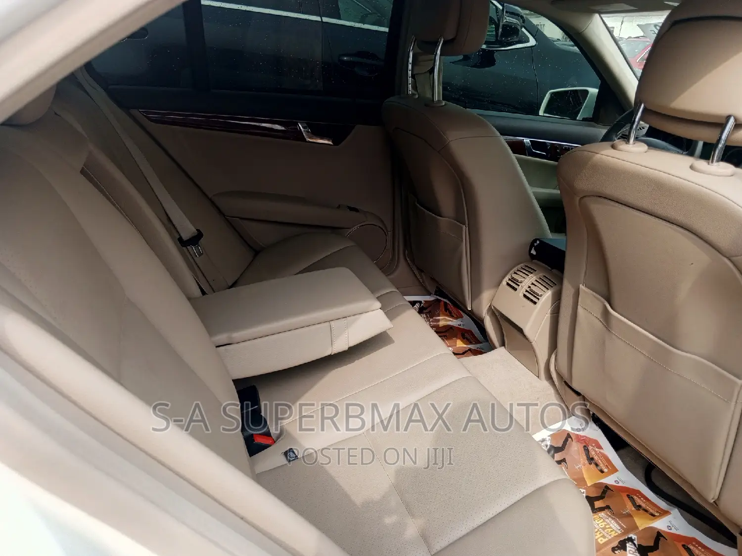 Mercedes-Benz C300 2011