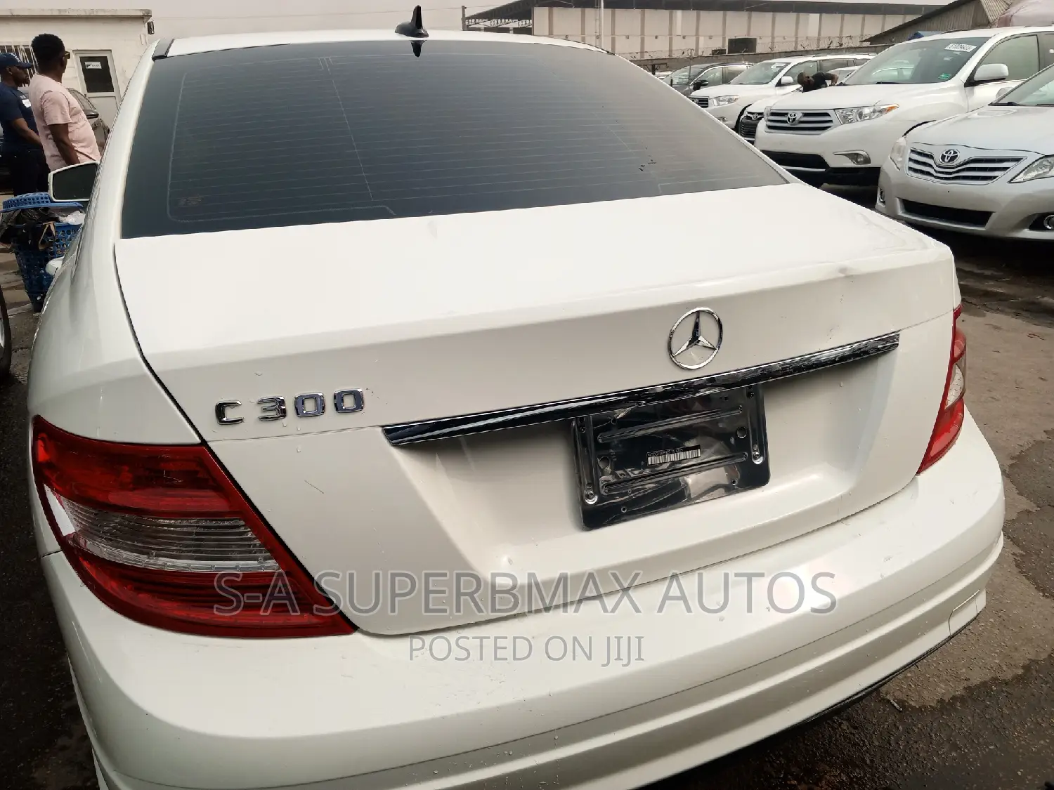 Mercedes-Benz C300 2011