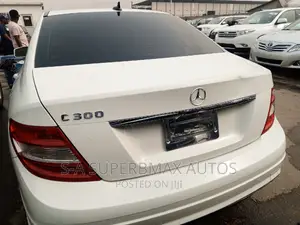 Mercedes-Benz C300 2011