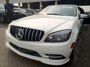 Mercedes-Benz C300 2011