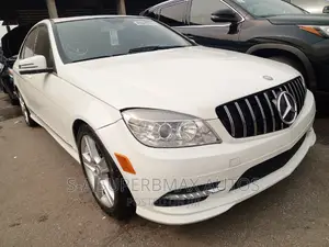 Mercedes-Benz C300 2011